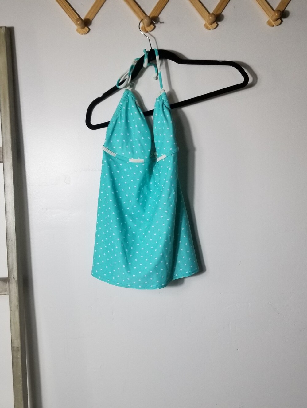 ARIZONA JEANS WOMEN'S AQUAA AND WHITE HALTER TANKINI TOP SIZE LARGE